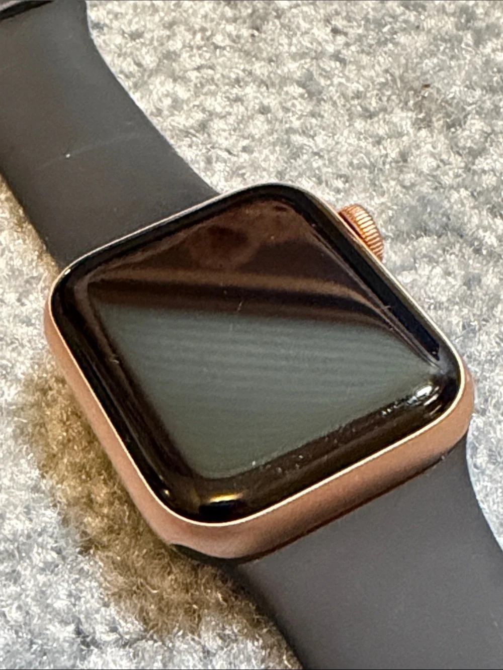 Apple Watch SE Gold Aluminum Case 40MM